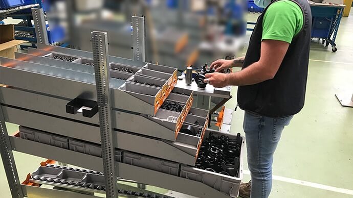Opérateur de profil avec rack Virax